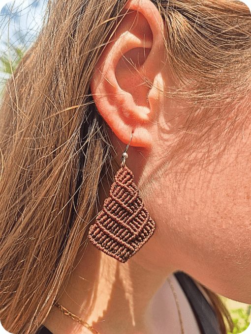 Boucles d'Oreilles "Totem Épure" – Géométrie Subtile et Artisanat Raffiné