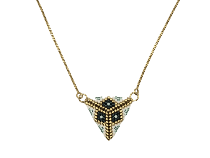 Collier Triangle 3D – Éclat Géométrique