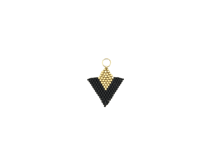 Pendentif Pointe Épurée – Élégance Géométrique